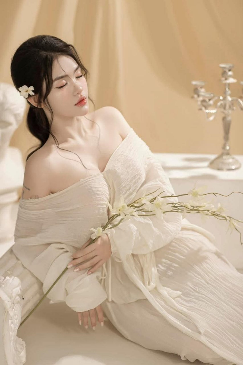 ?Nữ thần ngực lớn? Ngực to màu trắng, lỗ mật ong, nữ thần đỏ ▌Bánh gai dầu ▌Bí mật nhỏ lo lắng, cuốn sách 175, đùi dài màu đen